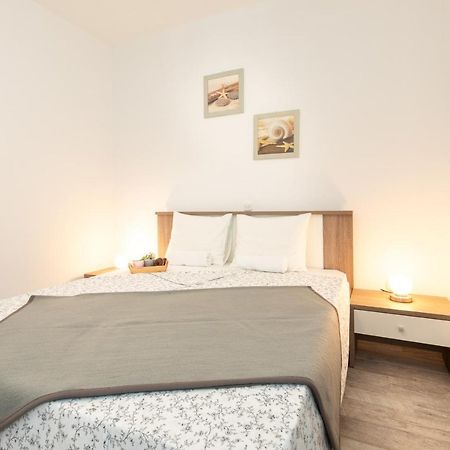 קרק Apartments Doris, Krk מראה חיצוני תמונה