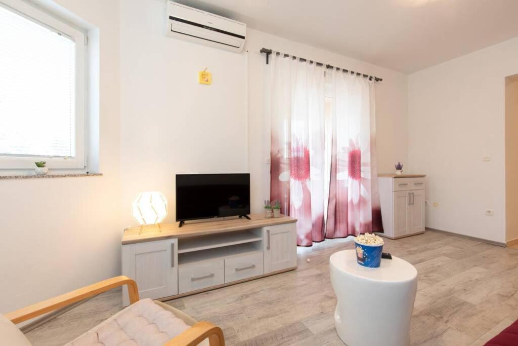 קרק Apartments Doris, Krk מראה חיצוני תמונה