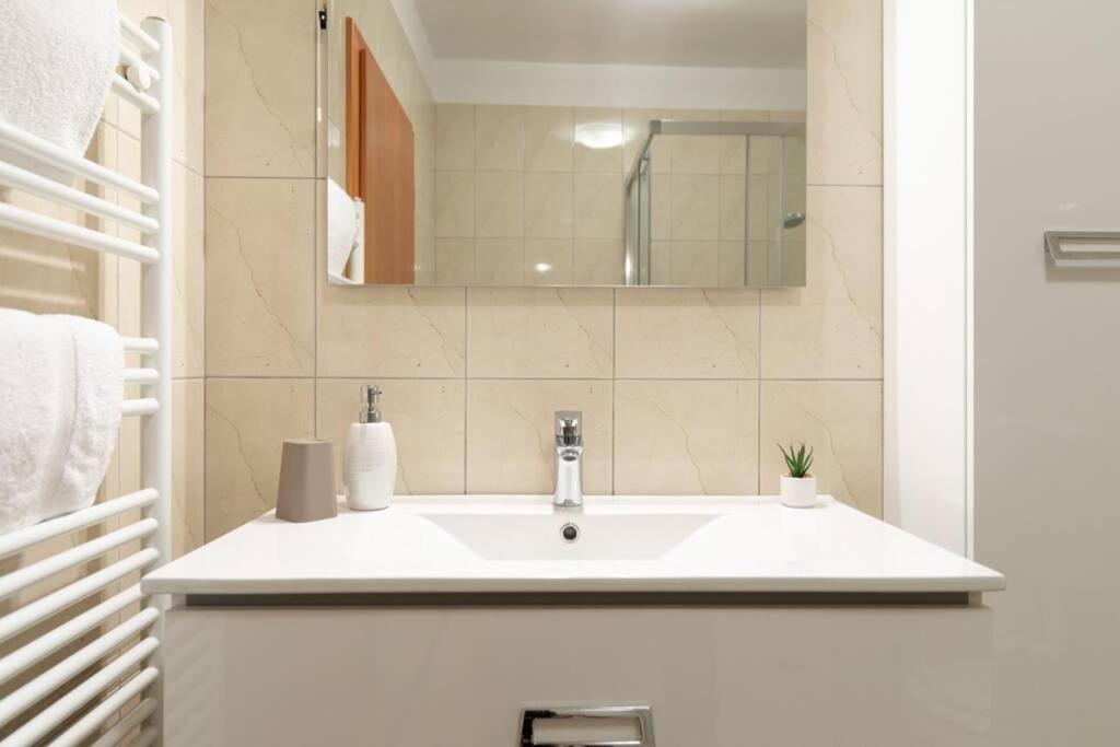 קרק Apartments Doris, Krk מראה חיצוני תמונה