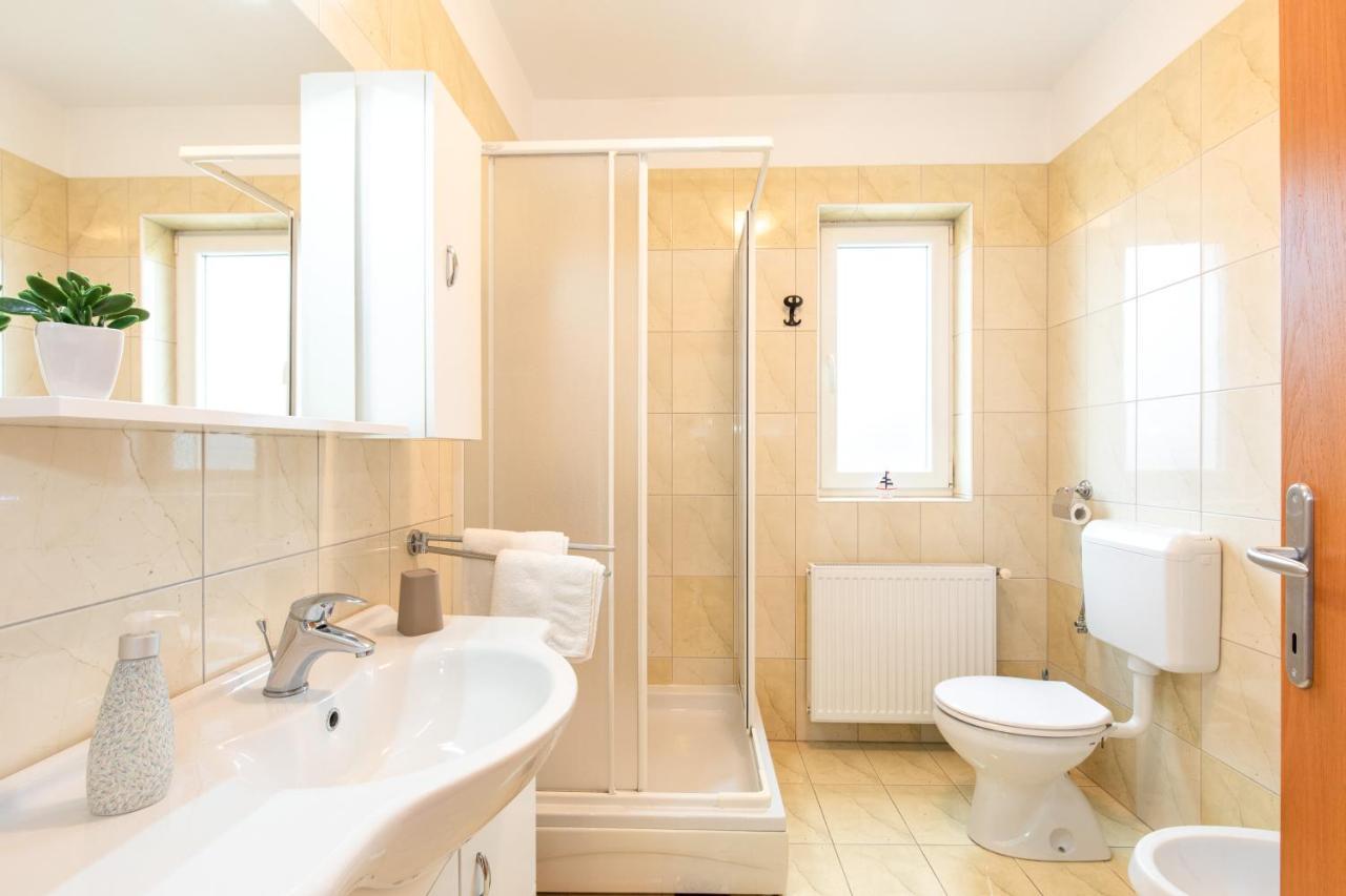 קרק Apartments Doris, Krk מראה חיצוני תמונה