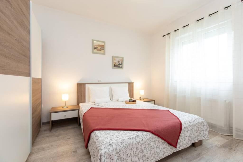 קרק Apartments Doris, Krk מראה חיצוני תמונה