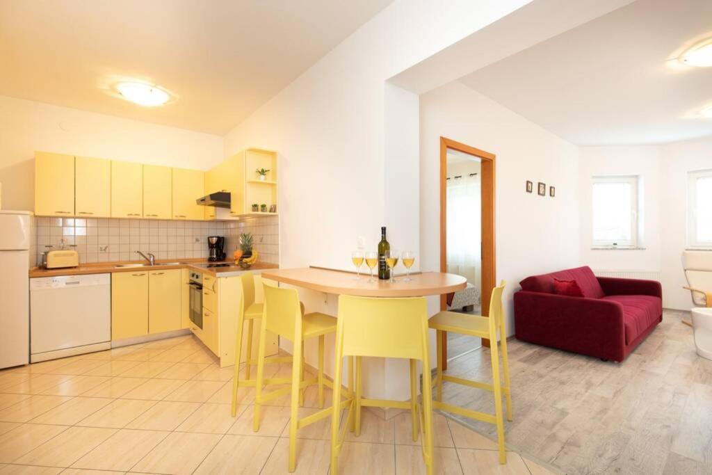 קרק Apartments Doris, Krk מראה חיצוני תמונה