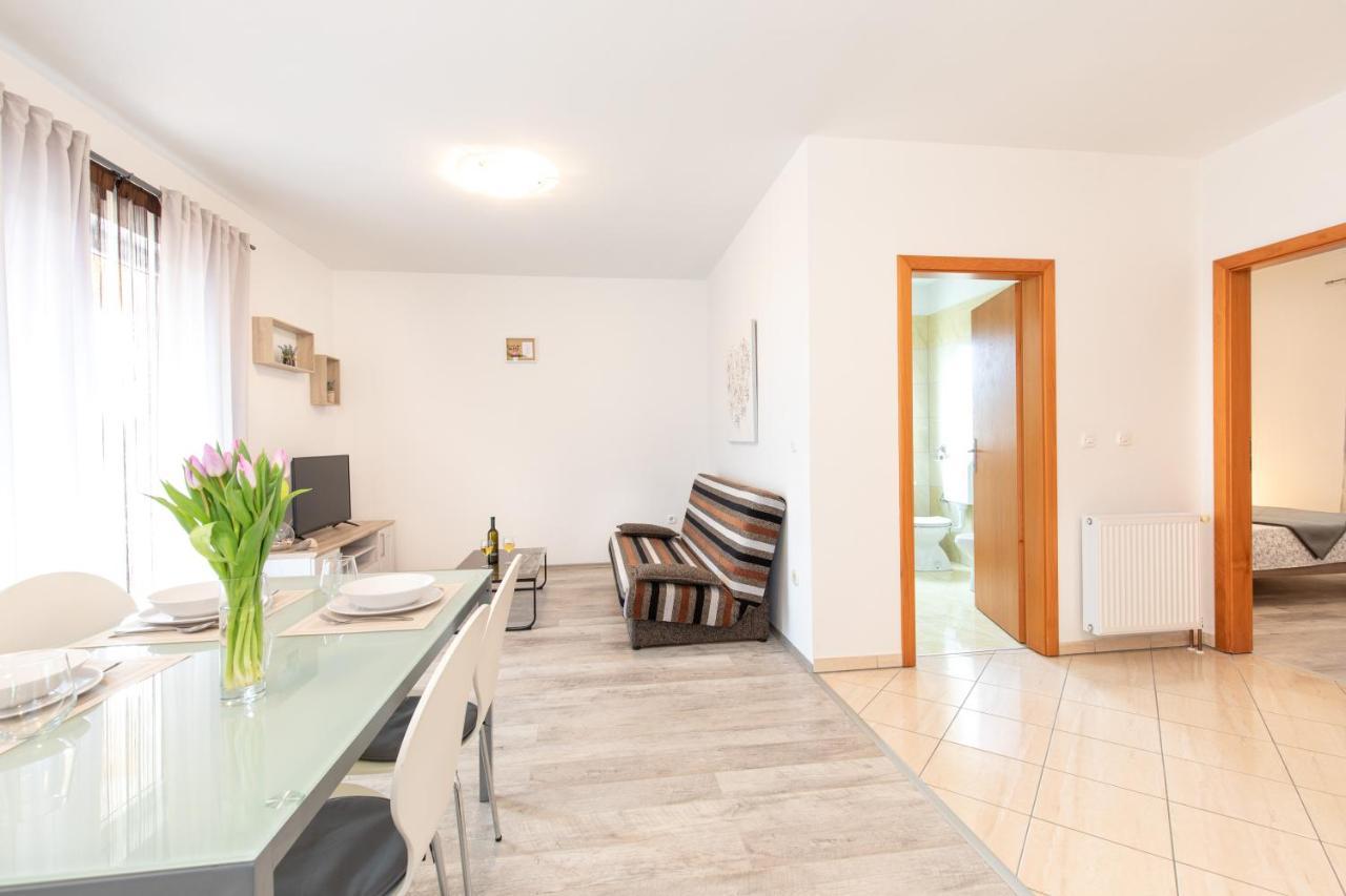 קרק Apartments Doris, Krk מראה חיצוני תמונה