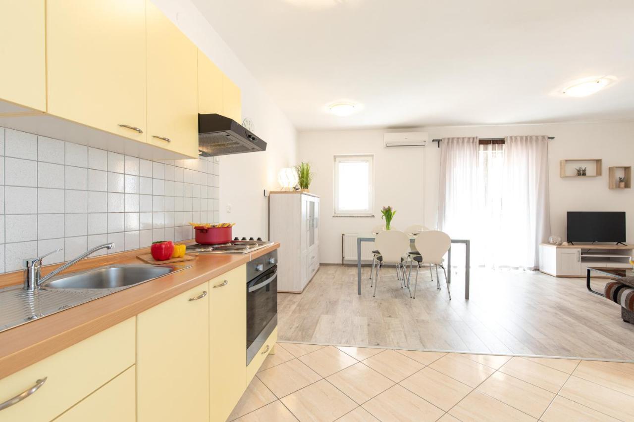 קרק Apartments Doris, Krk מראה חיצוני תמונה