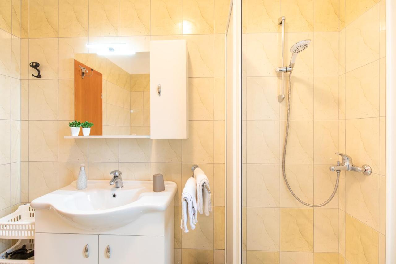 קרק Apartments Doris, Krk מראה חיצוני תמונה